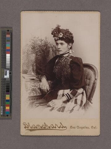 Folder 5, Unidentified portraits, taken by Los Angeles photographers