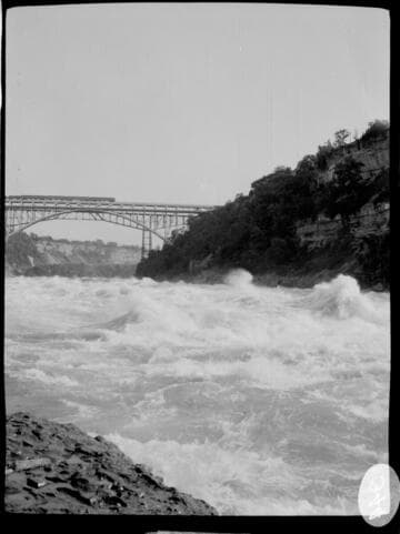 A bridge at Niagara Gorge (Niagara Falls)