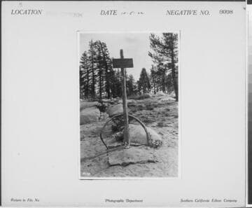 Big Creek Dog Teams - Grave in Kaiser Pass where "Babe"
