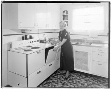 H2.3 - Home Kitchen - Dr. & Mrs. Harwood's Electric Kitchen
