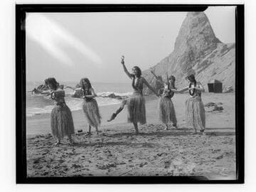 Castle Rock hula dancers, Santa Monica