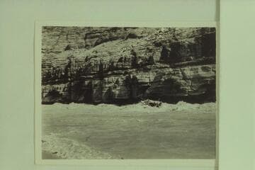 Pres Walker at the oars of the "Mexican Hat II" in Upset Rapid