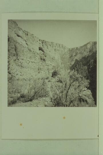 Tse-an-Bida; Hance Canyon.  Location photo
