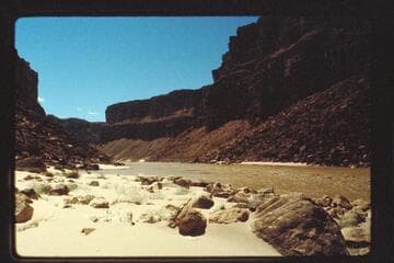Lower end of Badger Rapid, prel. gauge 7280 cfs