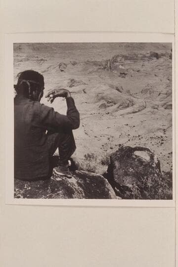 Buck Whitehat looks into Glen Canyon from Butte 5014