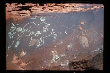 Glyphs, Mile 147.5, left bank