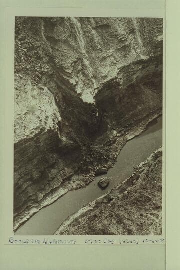 Boulder Narrows.  Approximate gauge:  5,700 cfs