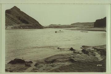 Nevills run from Sand Island to Mexican Hat.  San Juan River.  Upstream just below Chinle Wash on the right