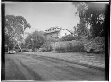 [Malaga Cove Library]