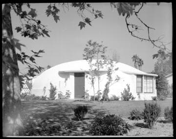 Pasadena Balloon [airform house] [Neff, Andrew, residence]