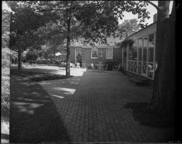 Landscaping in Dallas for Joseph E. Howland: Farry residence