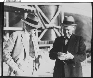 Harry Chandler and William Whitsett outside at Fan Hill