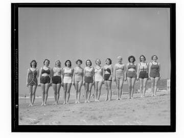 Deauville Club beauty contestants posing on the beach, Santa Monica
