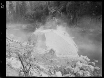 Big Creek - Mammoth Pool - Drilling large boulders on West abutment damsite