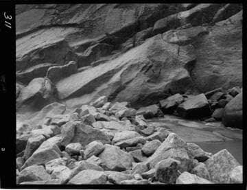Big Creek - Mammoth Pool - General view of boulders in river bottom at downstream rock toe area