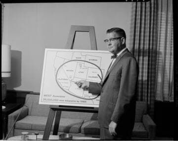 Jack Horton (SCE President) with West Associates chart