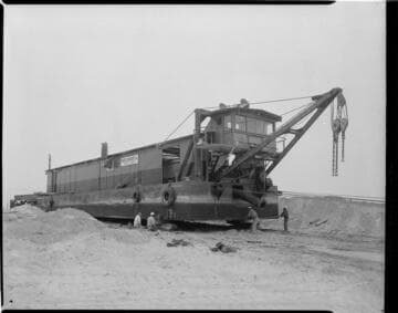 Moving the dredge "Explorer" owned by Shellmaker Inc