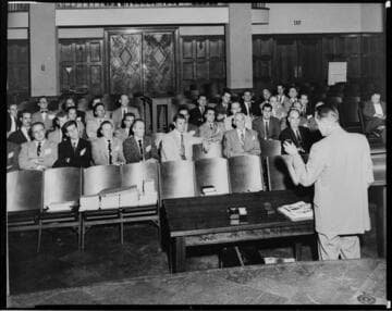 Roy Dahlin speaking to Lighting Group at the Edison General Office Auditorium