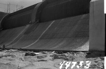 Big Creek, Florence Lake Dam - Spillway drum-gates