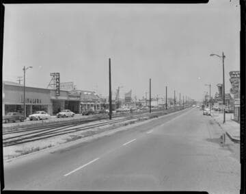 Commercial street lighting