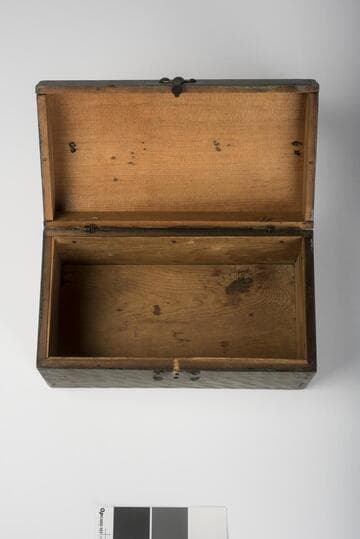 Green Dash Decorated Box