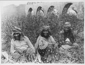 Ancient Belles of San Luis Rey ; Women who helped build the Mission