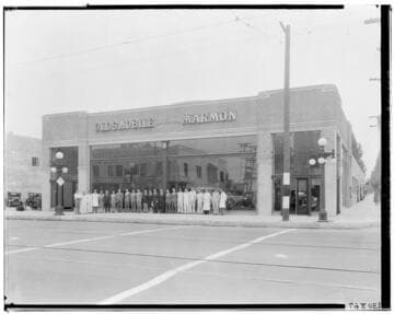 Pelton Motor Company, Oldsmobile-Marmon, 254 West Colorado, Pasadena. 1927